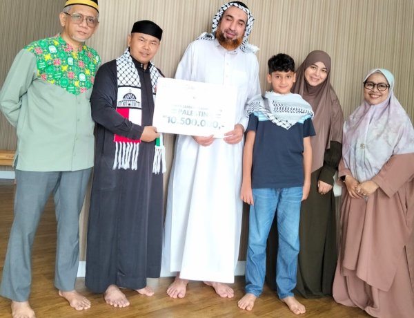 Majelis Taklim Muslimah DAQU Bogor Salurkan Donasi Sedekah Daging untuk Palestina melalui Rumah Tahfizh Center