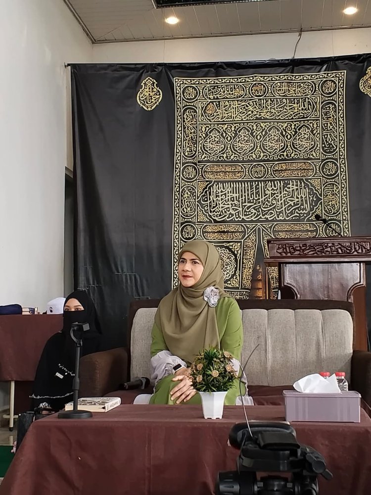 Getarkan Hati Jamaah di Bulan Muharram, Safari Dakwah Bersama Astrie Ivo Lahirkan Puluhan Komitmen Orang Tua Asuh Baru